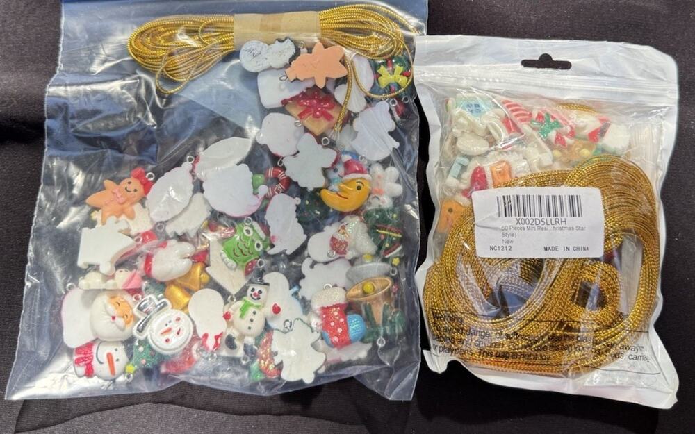 Huge Lot Of 100 Mini Christmas Ornament Package NEW Miniature Christmas Tree 55D